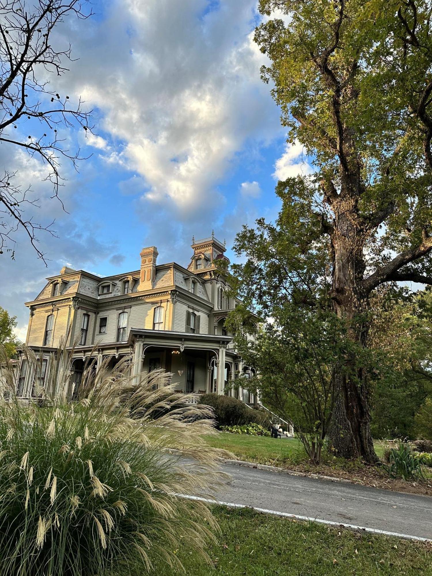 Garth Woodside Mansion Bed And Breakfast Hannibal Exterior photo