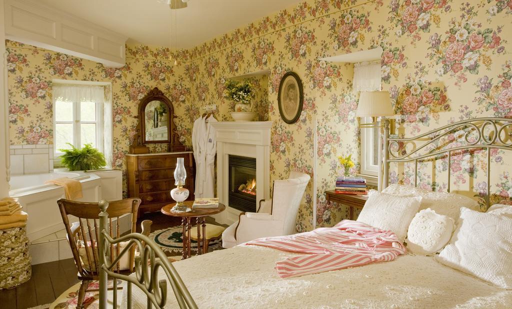 Garth Woodside Mansion Bed And Breakfast Hannibal Room photo