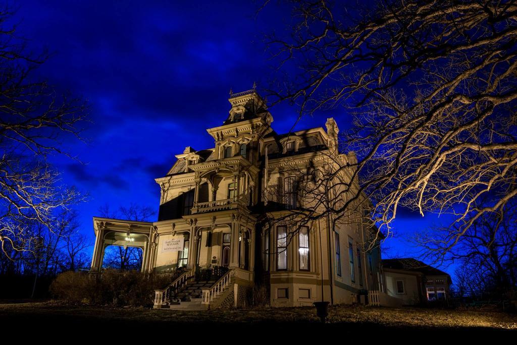 Garth Woodside Mansion Bed And Breakfast Hannibal Exterior photo